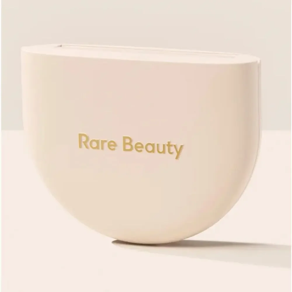 rare beauty Selina G True to Myself Tinted Pressed Finishing Powder Porcelainain